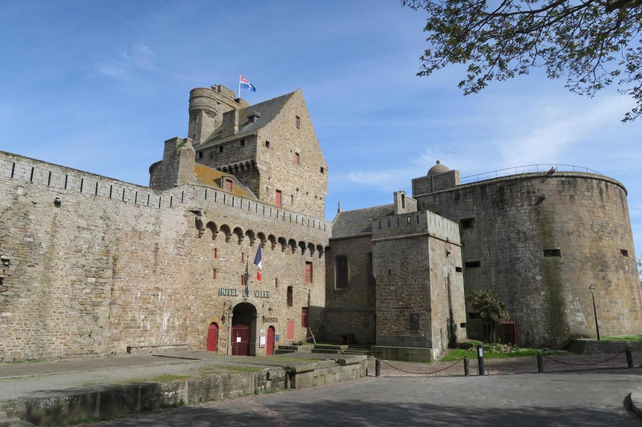 Appartement de 60 m2 tout juste rénové à Saint Malo Intra-Muros Saint-Malo Exterior foto